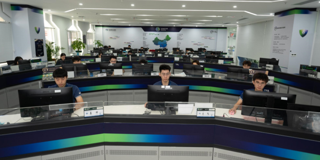 率先落地行业化运营中心,服务精细化