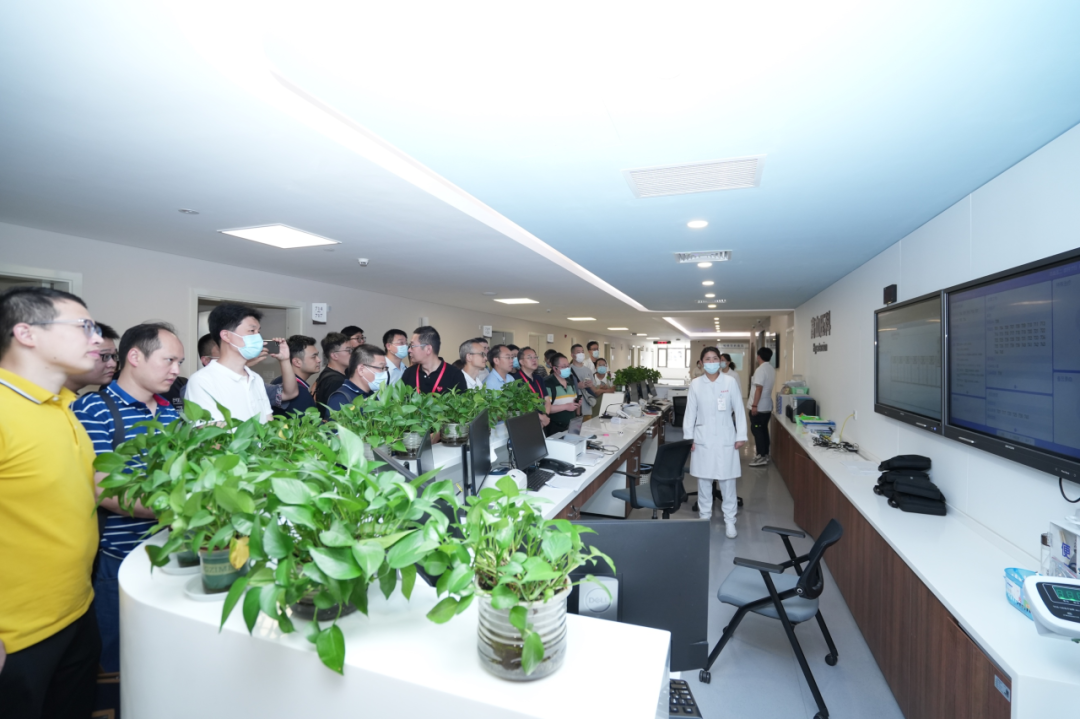 信创落地展示参观引热议